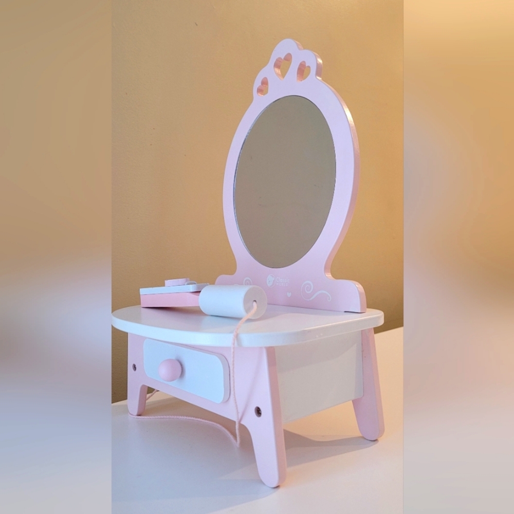 CLASSIC WORLD pretend play mirror for toddler girls